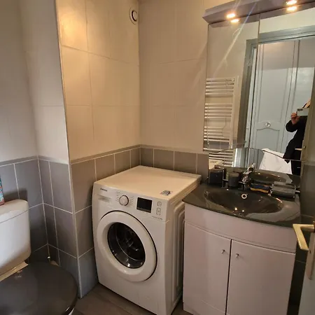Climatise Avec Parking, Proche Centre - Fr-1-780-60 *